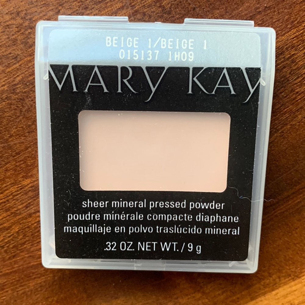 NIB Mary Kay Sheer Mineral Pressed Powder Beige 1